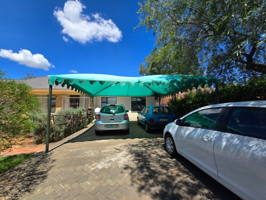 4 Bedroom Property for Sale in Dan Pienaar Free State